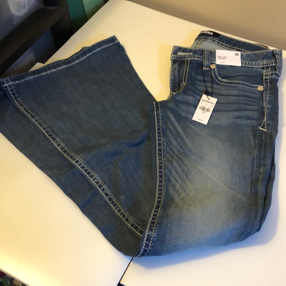 NWT Express 6R low rise flare jeans